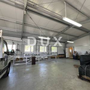 OPATIJA, MATULJI, OKOLICA - poslovno stambena zgrada od 350 m2
