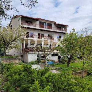 OPATIJA, MATULJI - Senzacionalna lokacija i cijena za € 725,-/m2