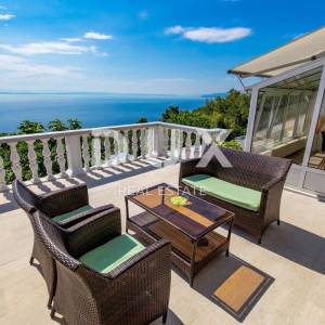OPATIJA, MATULJI - Vila s pogledom na kvarnersko plavetnilo