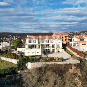 OPATIJA, MATULJI- villa s apartmanima 1000m2 s panoramskim pogledom na more + okućnica 2200m2