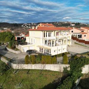 OPATIJA, MATULJI- villa s apartmanima 1000m2 s panoramskim pogledom na more + okućnica 2200m2