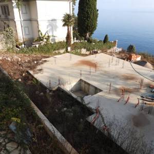OPATIJA, MEDVEJA- građevinsko zemljište 1773m2, 1. RED DO MORA!! I S GRAĐ. DOZVOLOM za hotel/ boutique hotel/ motel/ apartmane/...