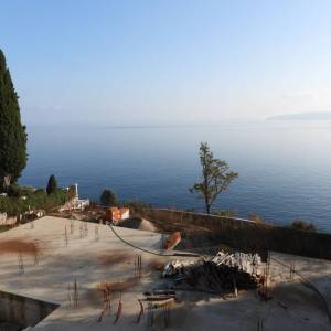 OPATIJA, MEDVEJA- građevinsko zemljište 1773m2, 1. RED DO MORA!! I S GRAĐ. DOZVOLOM za hotel/ boutique hotel/ motel/ apartmane/...