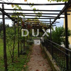 OPATIJA, MEDVEJA - kuća 2.RED DO MORA!! 250m2 + bungalov apartman 25m2 + okoliš 1031m2
