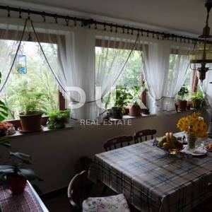 OPATIJA, MEDVEJA - kuća 2.RED DO MORA!! 250m2 + bungalov apartman 25m2 + okoliš 1031m2