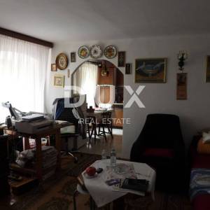 OPATIJA, MEDVEJA - kuća 2.RED DO MORA!! 250m2 + bungalov apartman 25m2 + okoliš 1031m2