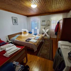 OPATIJA, MEDVEJA - kuća 2.RED DO MORA!! 250m2 + bungalov apartman 25m2 + okoliš 1031m2