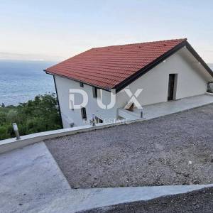 OPATIJA, MEDVEJA - kuća 340 m2 s pogledom na more i okoliš 800m2
