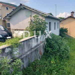 OPATIJA, MEDVEJA - kuća 85m2 + okoliš 280m2 - 1. RED DO MORA!