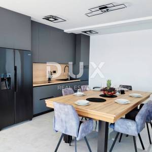 OPATIJA, MEDVEJA- villa 100m2 s  bazenom i panoramskim pogledom na more + okoliš 815m2