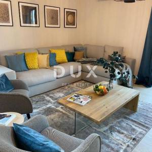 OPATIJA - Moderna vila s bazenom i pogledom na more