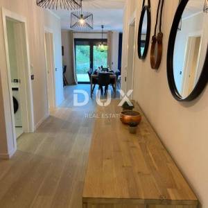 OPATIJA - Moderna vila s bazenom i pogledom na more