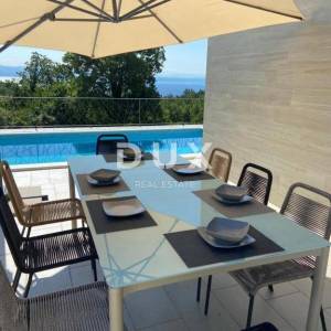 OPATIJA - Moderna vila s bazenom i pogledom na more
