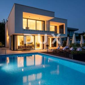 OPATIJA - Moderna vila s panoramskim pogledom na more