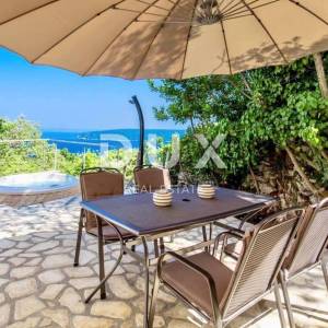 OPATIJA, MOŠĆENICE, SV. JELENA - simpatična kuća s panoramskim pogledom na Kvarner