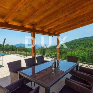 OPATIJA, MOŠĆENICE - Vila na osami, 240m2 s pogledom na more