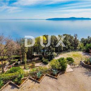 OPATIJA, MOŠĆENIČKA DRAGA - Investicijski dragulj: Vila na osami, prvi red do mora