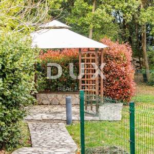 OPATIJA, MOŠĆENIČKA DRAGA - Investicijski dragulj: Vila na osami, prvi red do mora