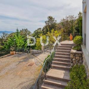 OPATIJA, MOŠĆENIČKA DRAGA - Investicijski dragulj: Vila na osami, prvi red do mora