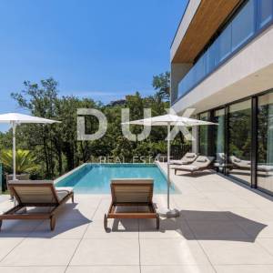 OPATIJA, MOŠĆENIČKA DRAGA - luksuzna vila s bazenom na vrh poziciji s panoramskim pogledom na more
