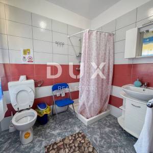 OPATIJA, MOŠĆENIČKA DRAGA – etaža kuće za adaptaciju samo 500 metara od plaže, vrhunska investicija