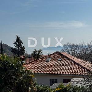 OPATIJA, MOŠĆENIČKA DRAGA – etaža kuće za adaptaciju samo 500 metara od plaže, vrhunska investicija