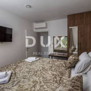 OPATIJA, MOŠĆENIČKA DRAGA – dvije nove vile s bazenom, 410m2 + 225m2 s vrtom, namještajem i wellnessom