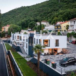 OPATIJA, MOŠĆENIČKA DRAGA – dvije nove vile s bazenom, 410m2 + 225m2 s vrtom, namještajem i wellnessom