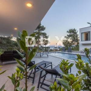 OPATIJA, MOŠĆENIČKA DRAGA – dvije nove vile s bazenom, 410m2 + 225m2 s vrtom, namještajem i wellnessom