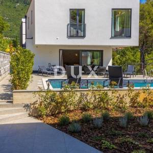 OPATIJA, MOŠĆENIČKA DRAGA – dvije nove vile s bazenom, 410m2 + 225m2 s vrtom, namještajem i wellnessom