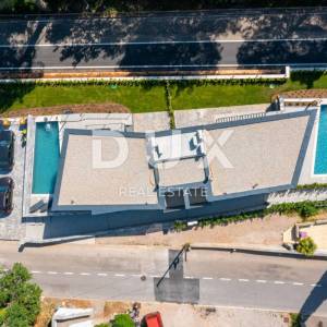 OPATIJA, MOŠĆENIČKA DRAGA – dvije nove vile s bazenom, 410m2 + 225m2 s vrtom, namještajem i wellnessom