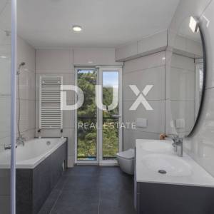 OPATIJA, MOŠĆENIČKA DRAGA – dvije nove vile s bazenom, 410m2 + 225m2 s vrtom, namještajem i wellnessom