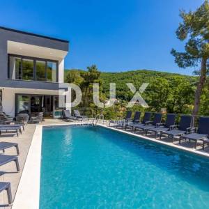 OPATIJA, MOŠĆENIČKA DRAGA - ekskluzivna vila u blizini plaže na okučnici od 1200m2 