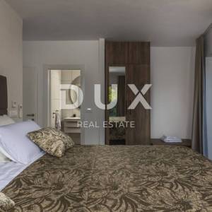 OPATIJA, MOŠĆENIČKA DRAGA - moderna dvojna vila s bazenom 500m od plaže, savršena investicija