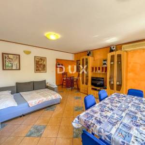 OPATIJA, MOŠĆENIČKA DRAGA - apartman s terasom u prizemlju kuće 4 minute pješice do plaže, GARAŽA!