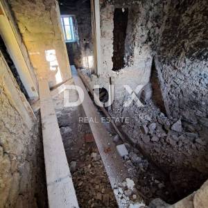 OPATIJA, OKOLICA, KASTAV - prekrasna ruina od 240 m2