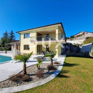 OPATIJA, OKOLICA - luksuzan stan s bazenom i okućnicom