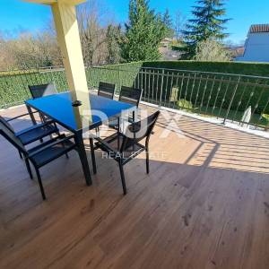 OPATIJA, OKOLICA - luksuzan stan s bazenom i okućnicom