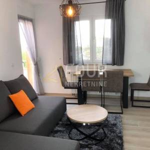 Opatija - okolica, moderna vila s 8 stanova i bazenom
