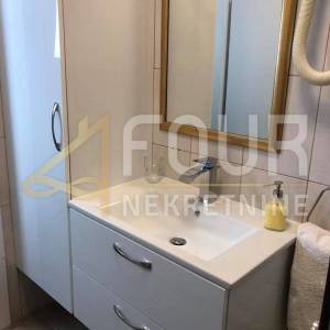 Opatija - okolica, moderna vila s 8 stanova i bazenom