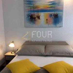 Opatija - okolica, moderna vila s 8 stanova i bazenom