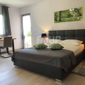 Opatija - okolica, moderna vila s 8 stanova i bazenom