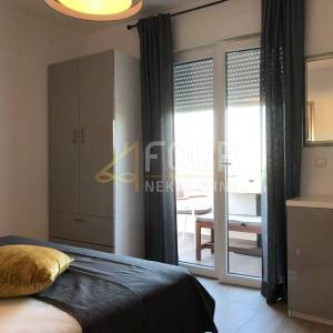 Opatija - okolica, moderna vila s 8 stanova i bazenom