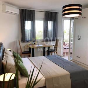 Opatija - okolica, moderna vila s 8 stanova i bazenom