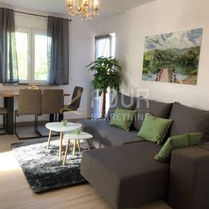 Opatija - okolica, moderna vila s 8 stanova i bazenom