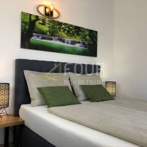 Opatija - okolica, moderna vila s 8 stanova i bazenom