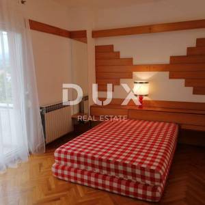 OPATIJA, OKOLICA- Obiteljska kuća s dva stana na parceli od 1800 m2