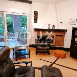 OPATIJA, OKOLICA- Obiteljska kuća s dva stana na parceli od 1800 m2