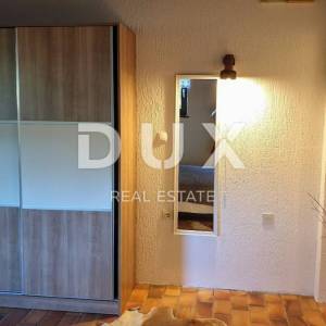OPATIJA, OKOLICA- Obiteljska kuća s dva stana na parceli od 1800 m2