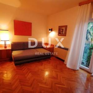 OPATIJA, OKOLICA- Obiteljska kuća s dva stana na parceli od 1800 m2